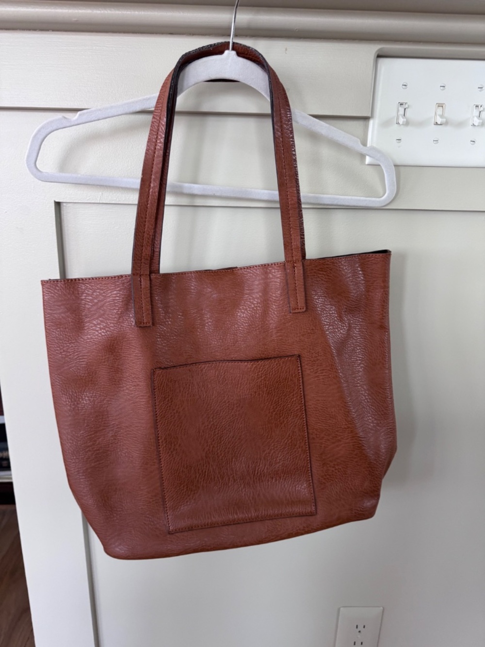 Tote - Picture 1 of 5